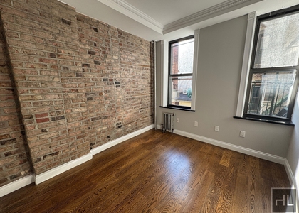 Mulberry Street - Photo 1