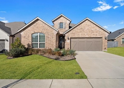 549 Cedarwood Street - Photo 1