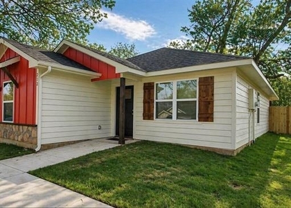 212 E Walker Street - Photo 1