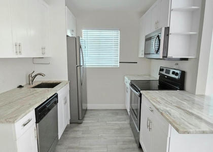 115 Sw 1st Avenue - Photo 1