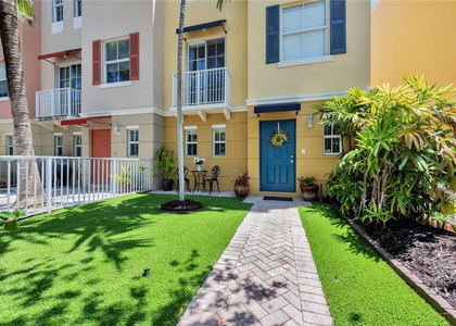 538 Ne 7th Avenue - Photo 1
