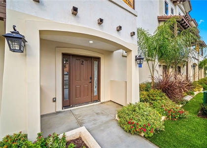 1101 N Maclay - Photo 1