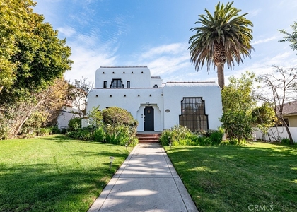 710 Adelaide Place - Photo 1