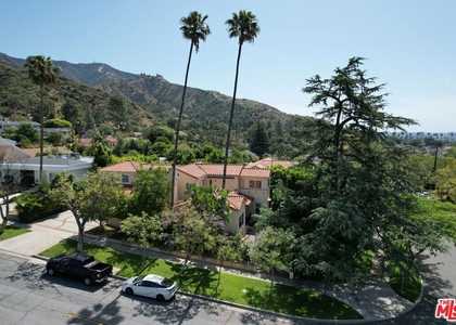 1861 W Mountain Street - Photo 1