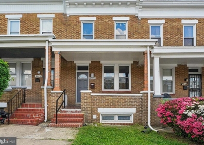 2817 Pelham Avenue - Photo 1