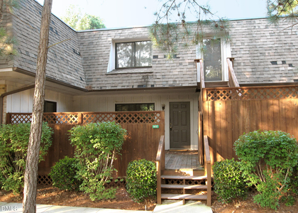 400 Summerwalk Circle - Photo 1