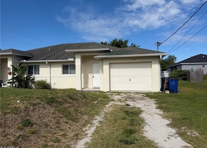 704 Gilbert Avenue S - Photo 1