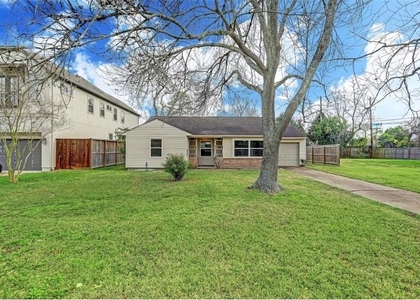 4627 Maple Street - Photo 1