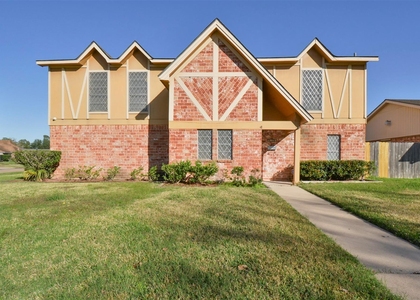 13915 Roundstone Lane - Photo 1