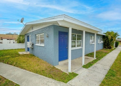 6538 42nd Avenue N - Photo 1