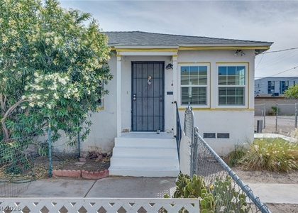 914 S 4th Street - Photo 1