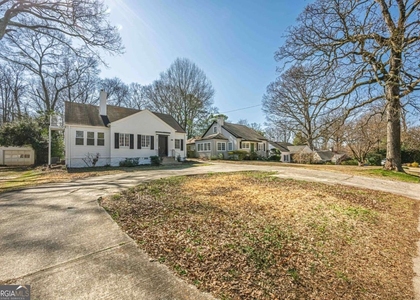 1977 N Decatur Road Ne - Photo 1