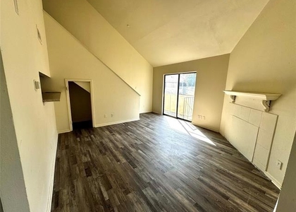 3524 Buckingham - Photo 1