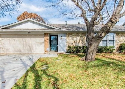213 Melinda Drive - Photo 1