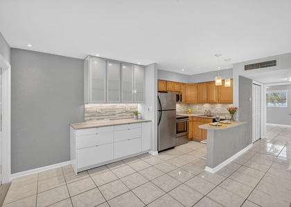4051 Ne 13th Avenue - Photo 1