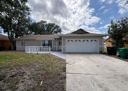 1626 Sw Buffum Lane - Photo 1