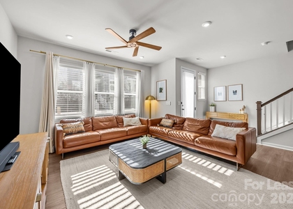 915 Kinsey Alley - Photo 1