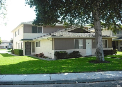 2692 Victoria Avenue - Photo 1