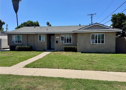 1211 N Siesta Street - Photo 1
