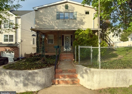 422 W 6th Avenue - Photo 1
