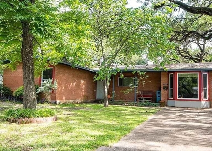 1207 Fieldcrest Dr - Photo 1
