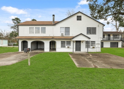 105 W Linney Street - Photo 1