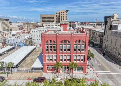525 22nd Street - Photo 1