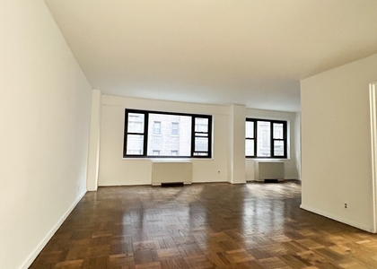 East 56 Street - Photo 1