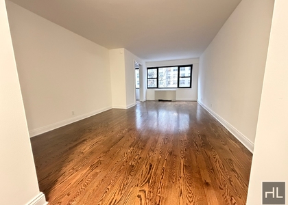 East 56 Street - Photo 1