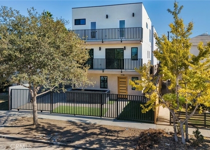 1736 Carmona Avenue - Photo 1