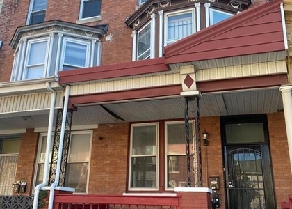 1914 W Berks Street - Photo 1