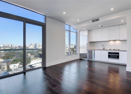 501 West Ave - Photo 1