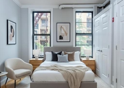 Avenue B - Photo 1