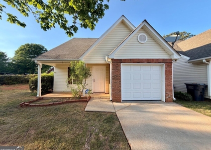 15 Lakeside Circle - Photo 1