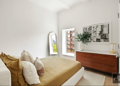 1st Avenue - Photo 1