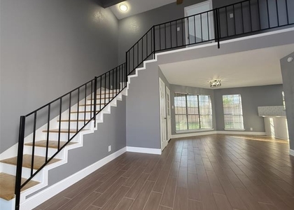 1900 W Taylor Street - Photo 1