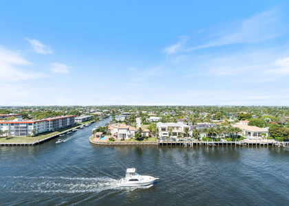 1160 Hillsboro Mile - Photo 1
