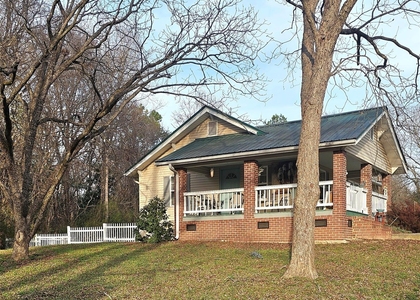 404 Moss Springs Road - Photo 1