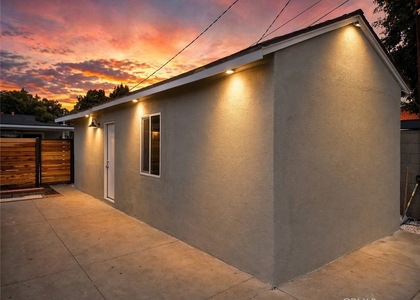 1104 Williamson - Photo 1