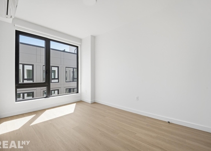 Bedford Avenue - Photo 1