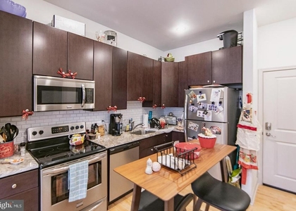 427 Monroe Street - Photo 1