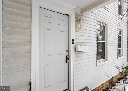 8 S Greenwood Avenue - Photo 1