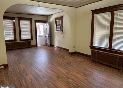 1049 Genesee Street - Photo 1
