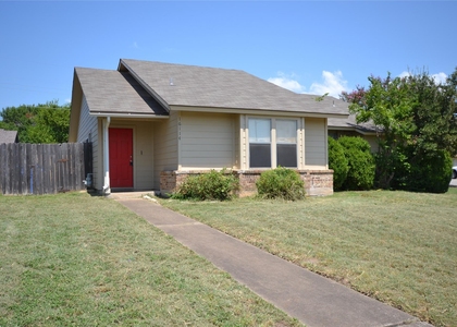 16114 Windermere Dr - Photo 1
