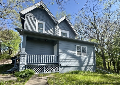 616 E 6th Street - Photo 1