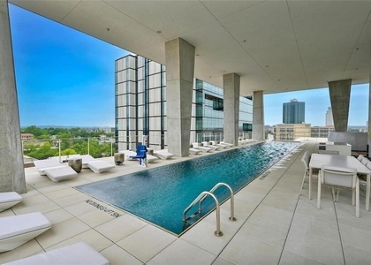 313 W 17th Street - Photo 1
