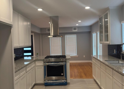 515 Caplin Street - Photo 1