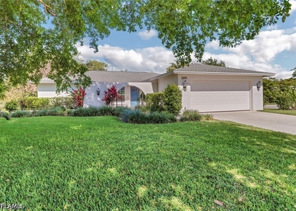 4472 Beechwood Lake Drive - Photo 1