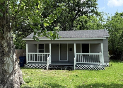 516 Hurst Street - Photo 1