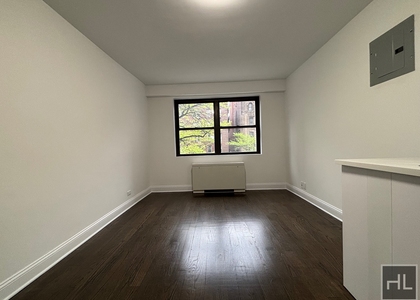 East 16 Avenue - Photo 1